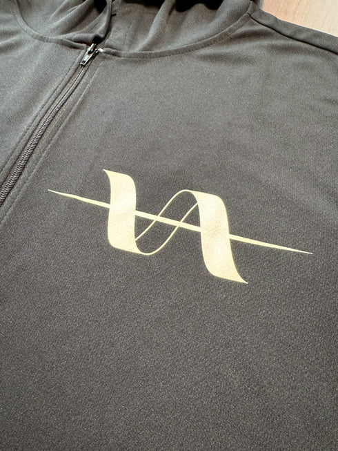 ドライパーカー(筆記体ロゴ)