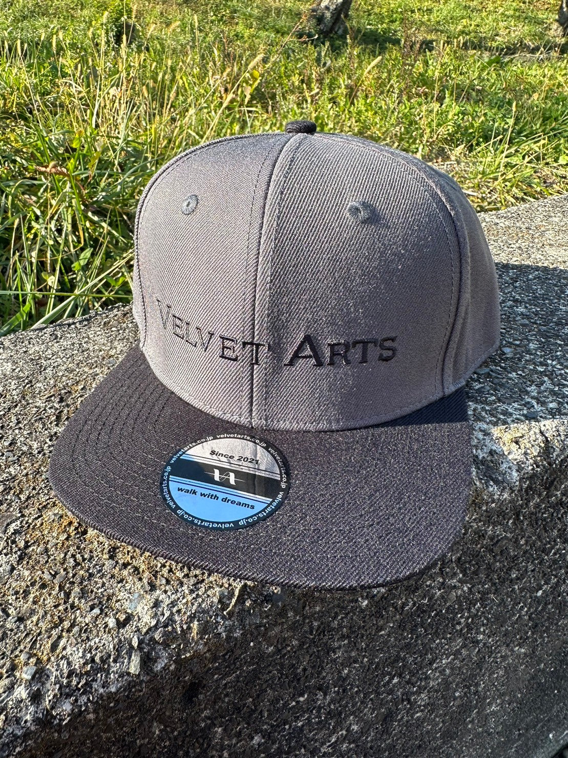 フラットバイザーキャップ – VELVET ARTS Official Website